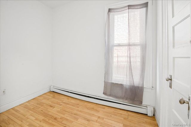 4384 Carpenter Avenue, Bronx, NY 10466