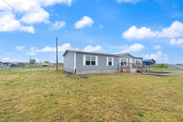 67 Wolf Bend, East Bernstadt, KY 40729