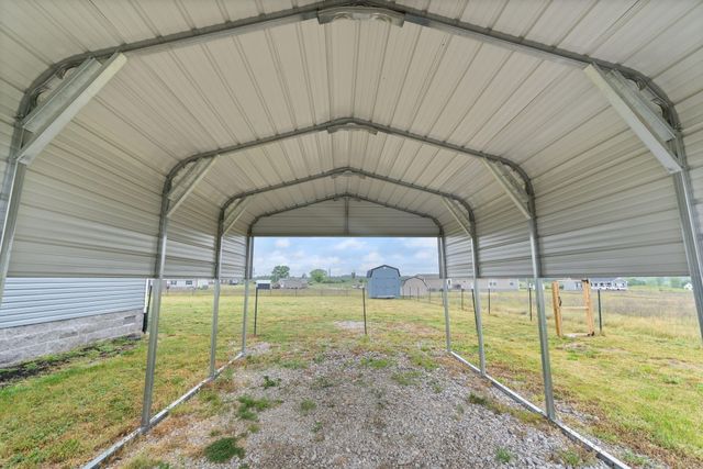 67 Wolf Bend, East Bernstadt, KY 40729
