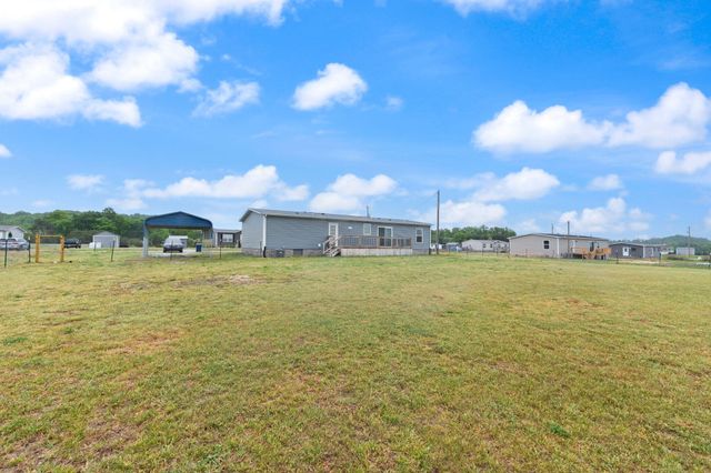 67 Wolf Bend, East Bernstadt, KY 40729