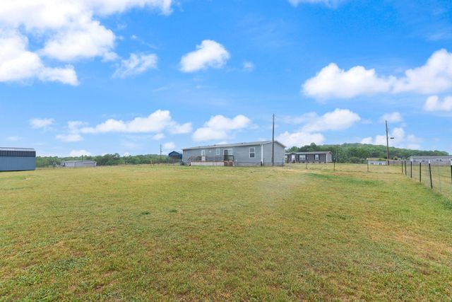 67 Wolf Bend, East Bernstadt, KY 40729