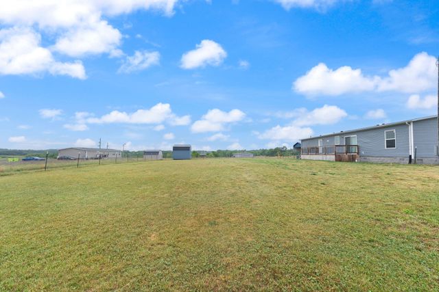67 Wolf Bend, East Bernstadt, KY 40729