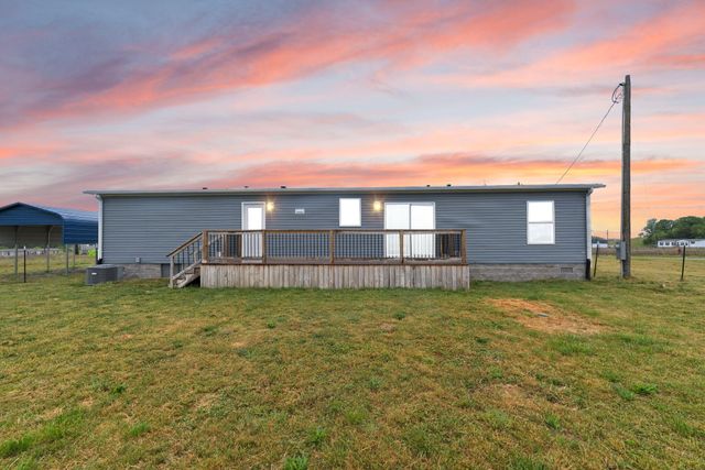 67 Wolf Bend, East Bernstadt, KY 40729