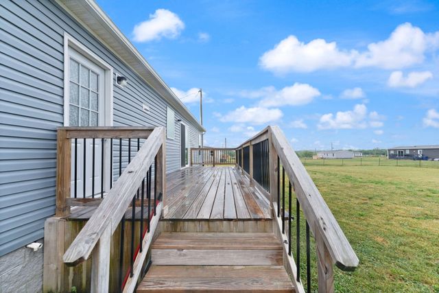 67 Wolf Bend, East Bernstadt, KY 40729