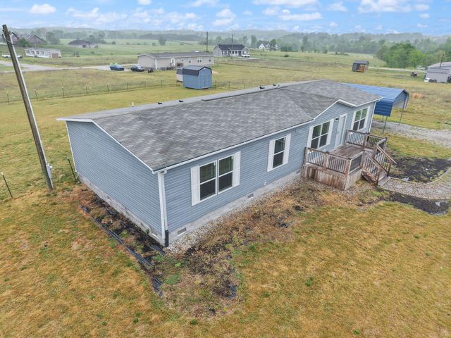 67 Wolf Bend, East Bernstadt, KY 40729