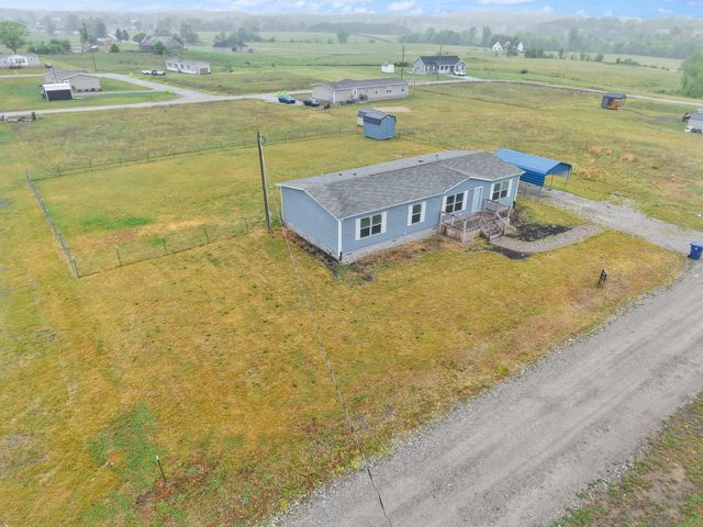 67 Wolf Bend, East Bernstadt, KY 40729