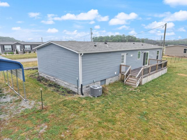 67 Wolf Bend, East Bernstadt, KY 40729
