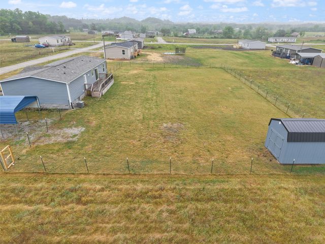 67 Wolf Bend, East Bernstadt, KY 40729