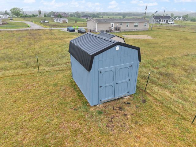 67 Wolf Bend, East Bernstadt, KY 40729