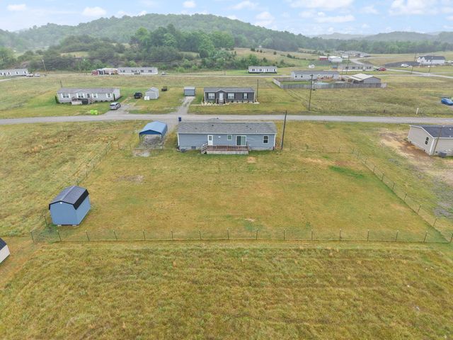 67 Wolf Bend, East Bernstadt, KY 40729
