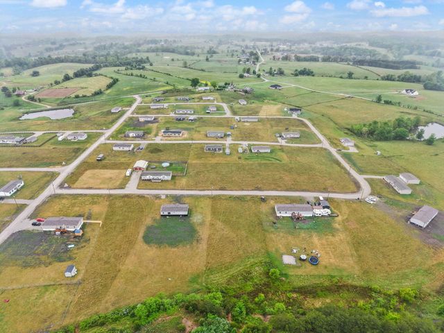 67 Wolf Bend, East Bernstadt, KY 40729