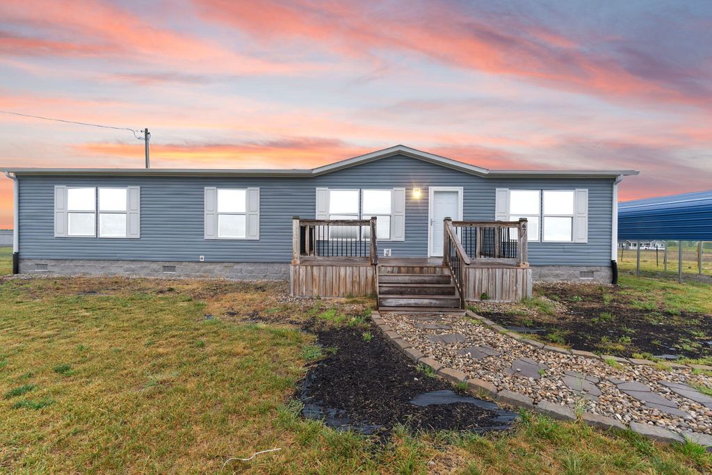 67 Wolf Bend, East Bernstadt, KY 40729