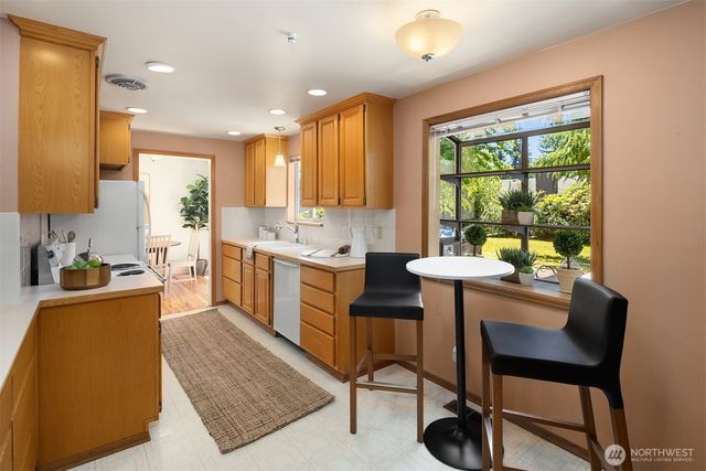 4220 191st Street SW, Lynnwood, WA 98036
