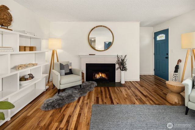 4220 191st Street SW, Lynnwood, WA 98036