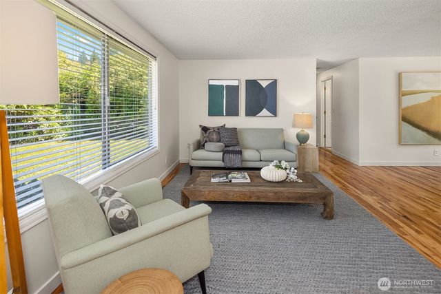 4220 191st Street SW, Lynnwood, WA 98036