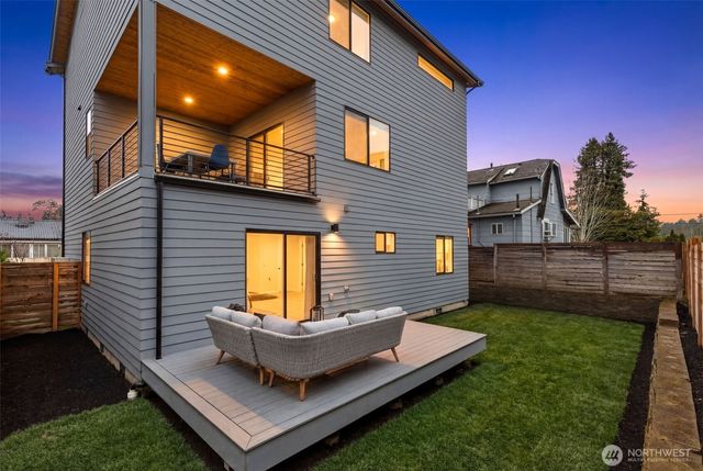 6738 21st Avenue SW, Seattle, WA 98106