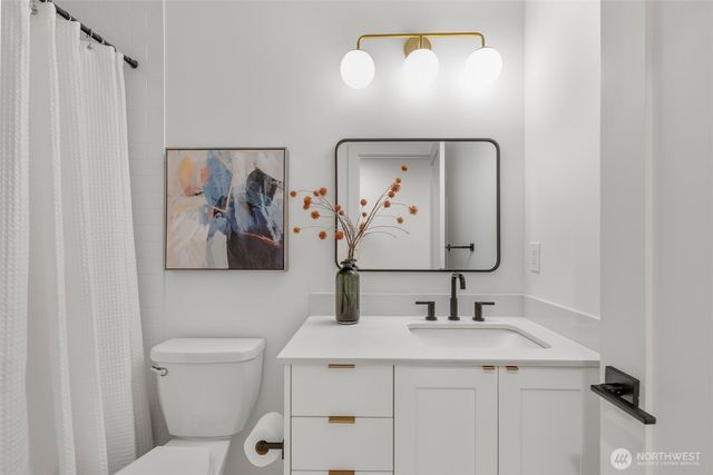 6738 21st Avenue SW, Seattle, WA 98106