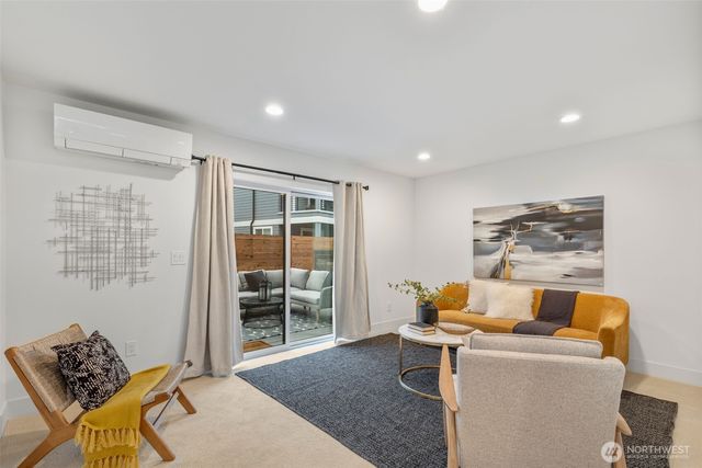 6738 21st Avenue SW, Seattle, WA 98106