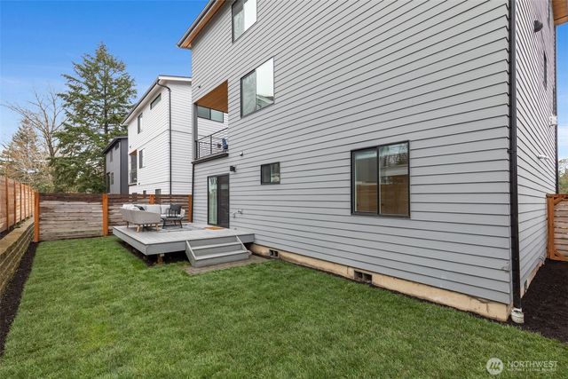 6738 21st Avenue SW, Seattle, WA 98106