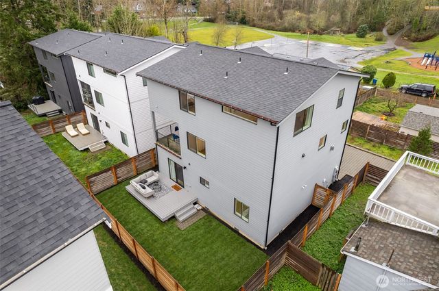 6738 21st Avenue SW, Seattle, WA 98106