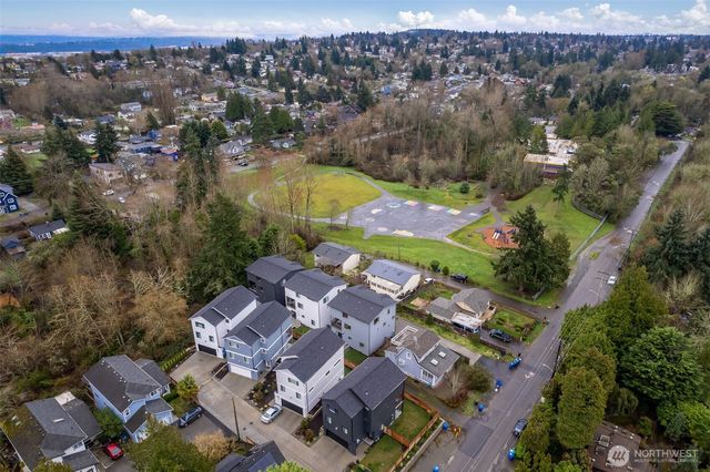 6738 21st Avenue SW, Seattle, WA 98106