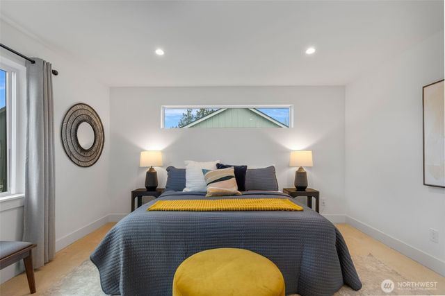 6738 21st Avenue SW, Seattle, WA 98106