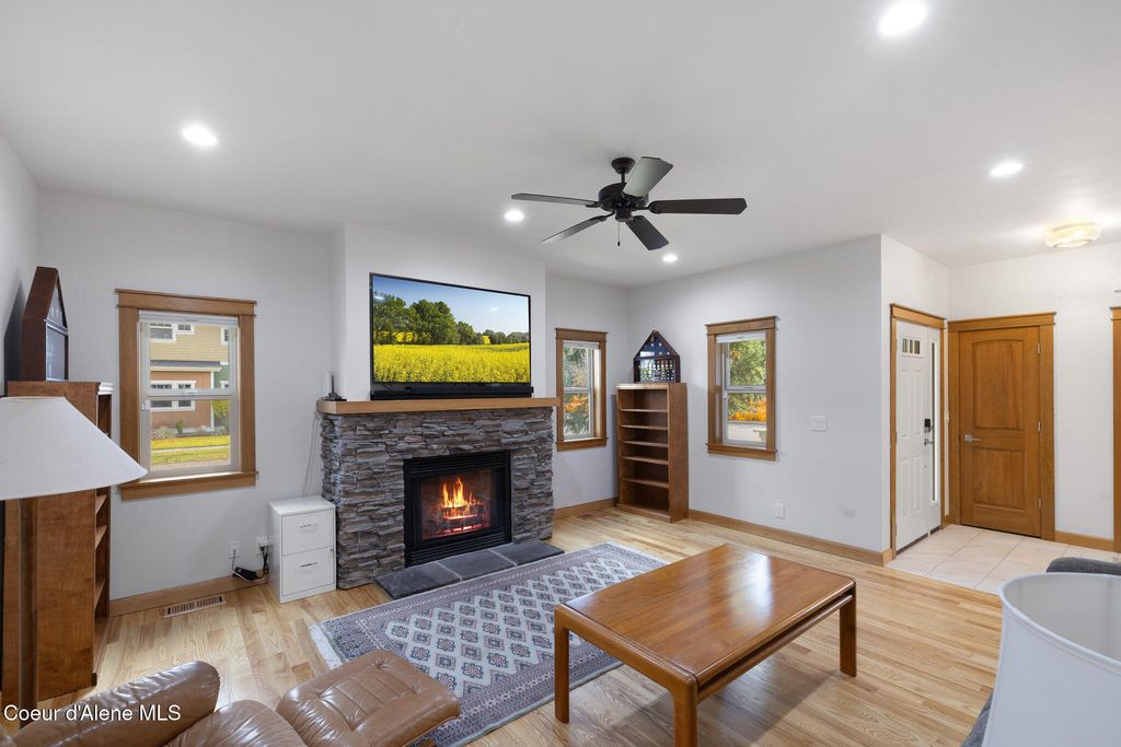 4083 W SHOREVIEW LN, Coeur d'Alene, ID 83814 photo 3