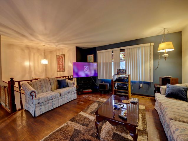 5939 W Van Gogh Trail, La Porte, IN 46350