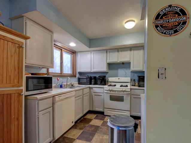 5939 W Van Gogh Trail, La Porte, IN 46350