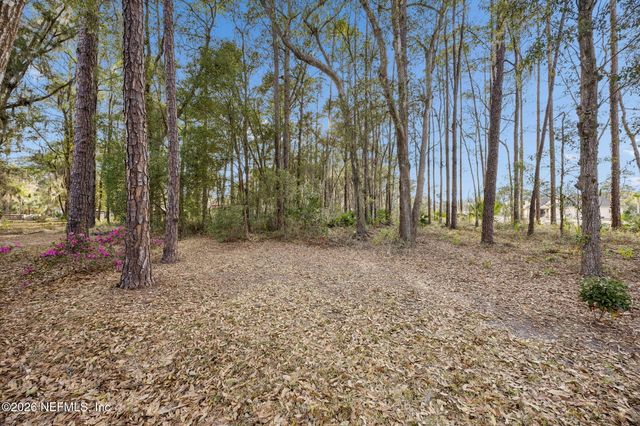 283 ESTATES Drive, Palatka, FL 32177