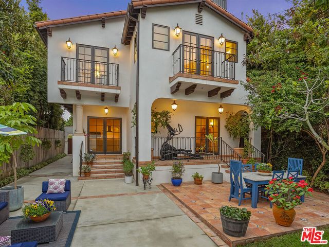 2026 Greenfield Avenue, Los Angeles, CA 90025