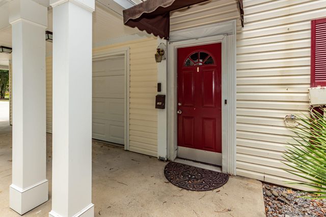 194 Pecan Drive, Summerville, SC 29483