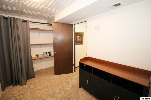 8509 Horizon Drive, Lincoln, NE 68505