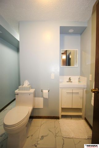 8509 Horizon Drive, Lincoln, NE 68505