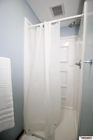 8509 Horizon Drive, Lincoln, NE 68505