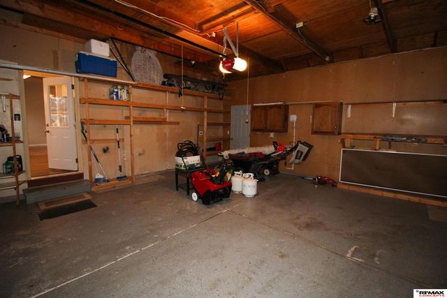 8509 Horizon Drive, Lincoln, NE 68505