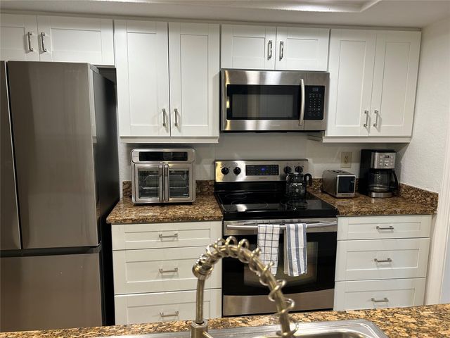 4431 NE 28th Ave, Lighthouse Point, FL 33064