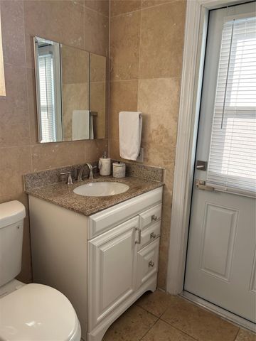 4431 NE 28th Ave, Lighthouse Point, FL 33064