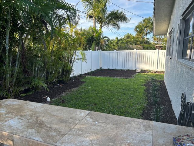 4431 NE 28th Ave, Lighthouse Point, FL 33064