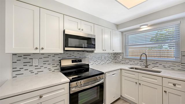 2512 POST ROAD, Sarasota, FL 34231