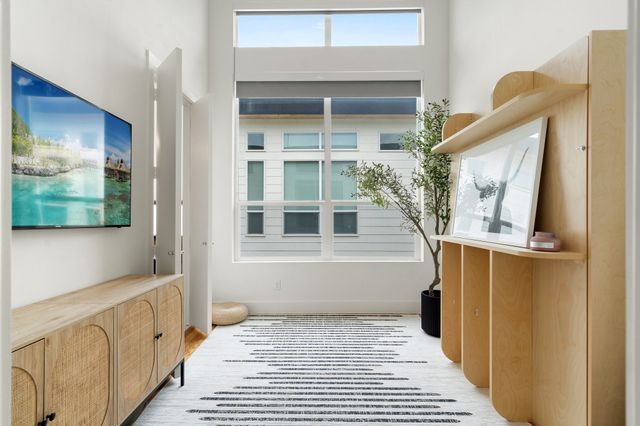 5802 Lindell Avenue 102, Dallas, TX 75206