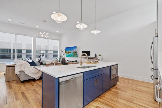 5802 Lindell Avenue 102, Dallas, TX 75206