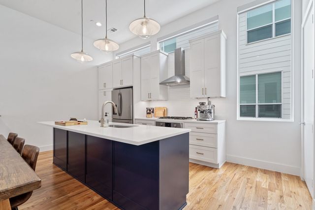 5802 Lindell Avenue 102, Dallas, TX 75206