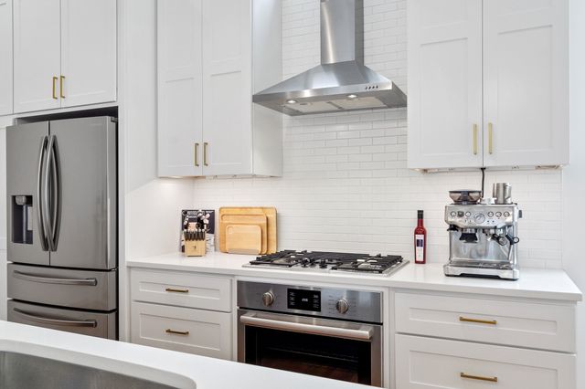 5802 Lindell Avenue 102, Dallas, TX 75206