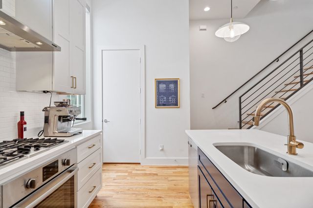 5802 Lindell Avenue 102, Dallas, TX 75206
