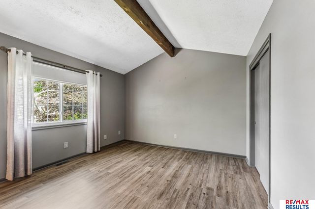 15230 Lincoln Circle, Omaha, NE 68154