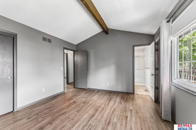 15230 Lincoln Circle, Omaha, NE 68154
