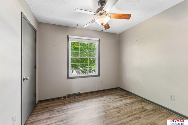 15230 Lincoln Circle, Omaha, NE 68154