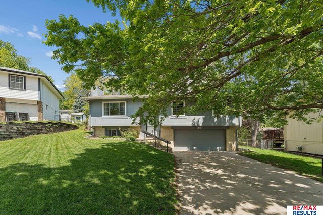 15230 Lincoln Circle, Omaha, NE 68154