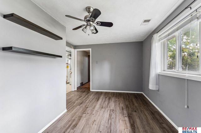 15230 Lincoln Circle, Omaha, NE 68154